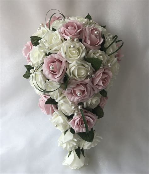 are fake flowers for a wedding tacky